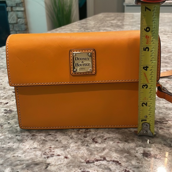 Authentic Dooney & Bourke Handbag - Picture 4 of 12